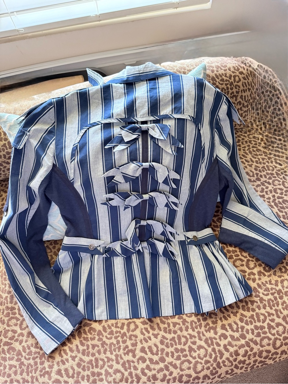 RARE L.A.M.B. Spring 2006 Suit Two-Tone Wide Blue Striped with Bows -12 - Picture 13 of 16